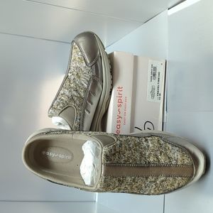 BNWT Easy spirit women's Travel Time  Clogs   10M